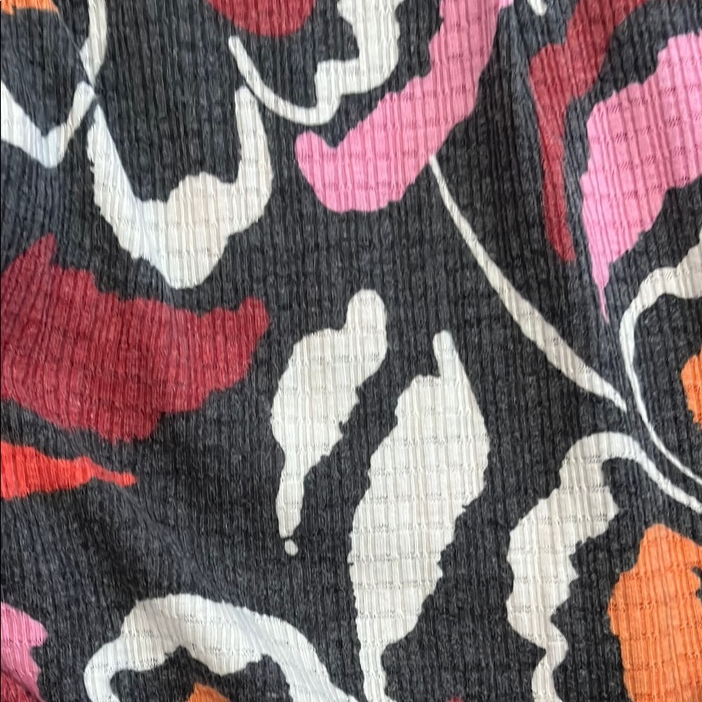 Floral Women's Top - Picture 8 of 8